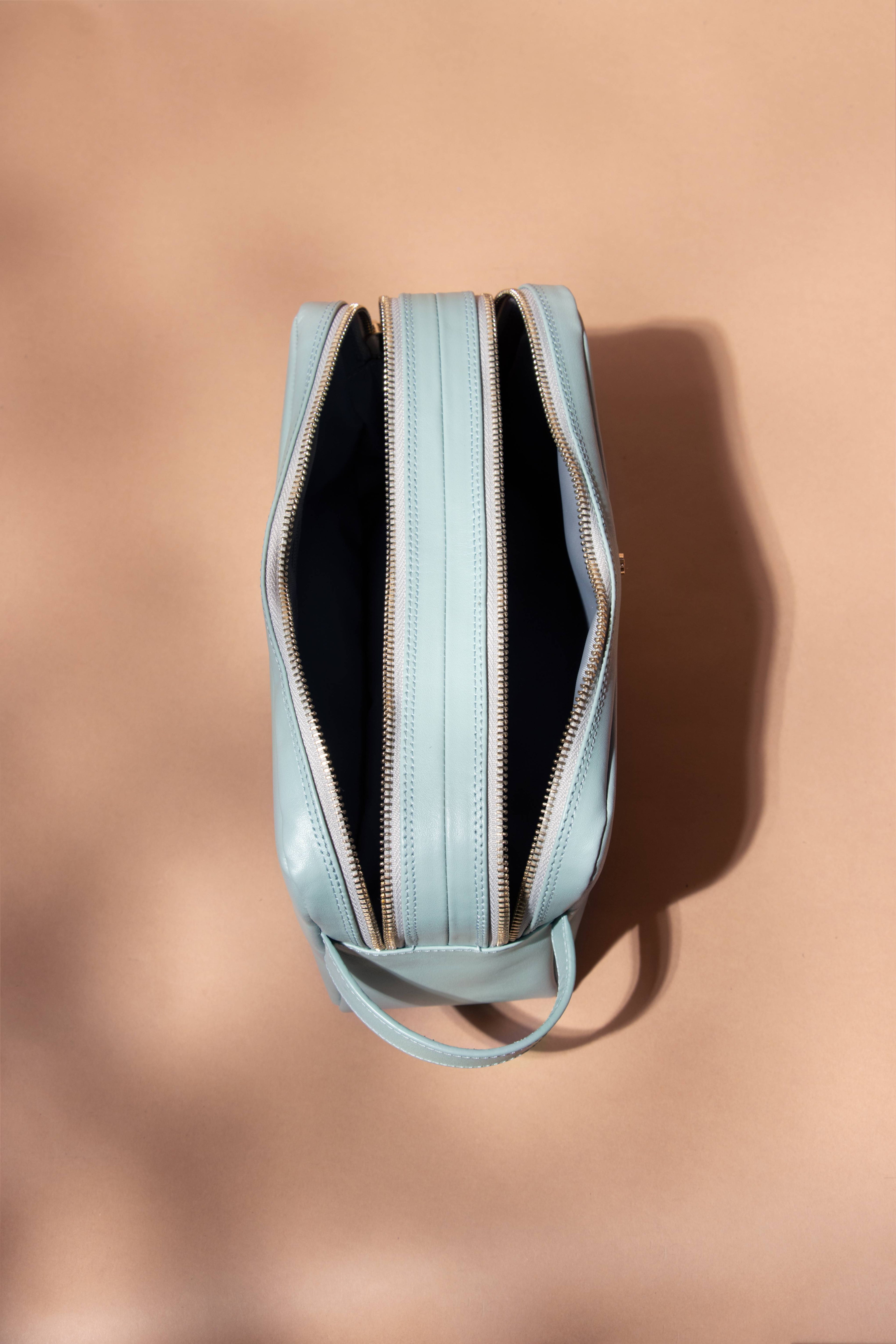 Neceser de piel tipo travel Pavon