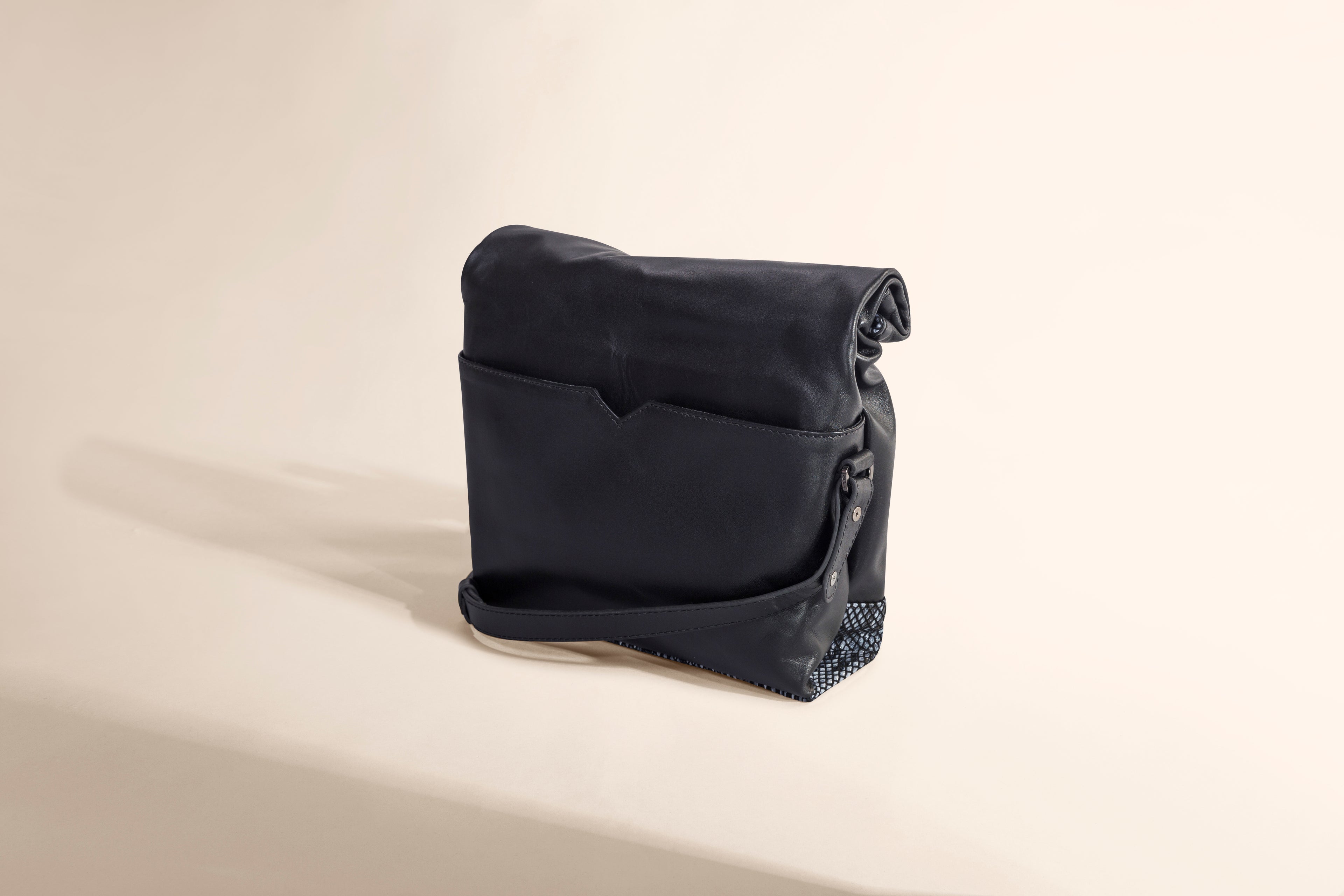 Bolsa crossbody de piel con textura Toquí